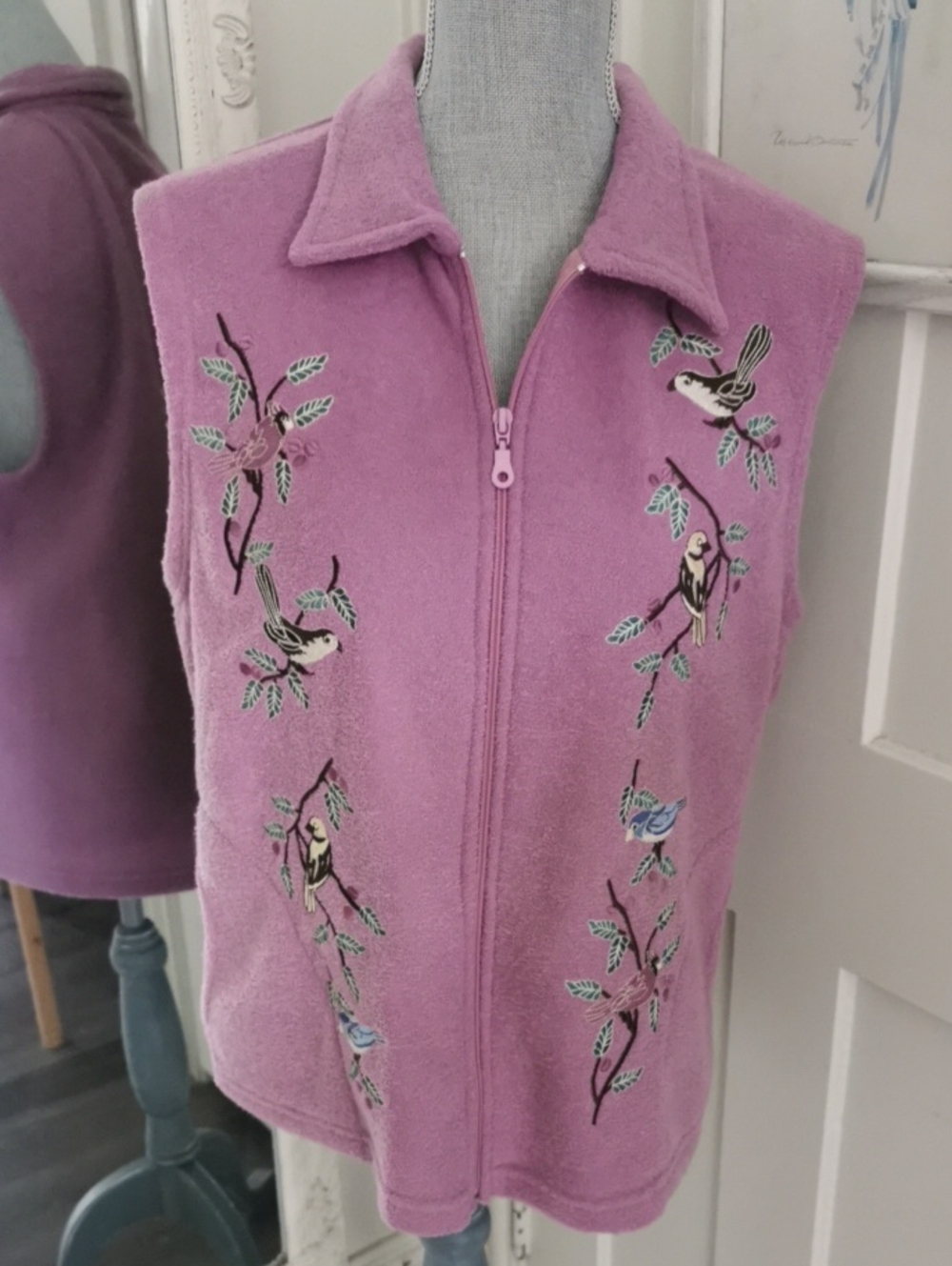 Vintage 90s  Oceania Women's  Grandmacore Cozy Bird Embroidered Fleece Vest. XL